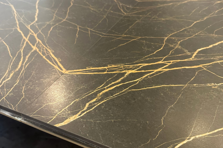 Prismatique Tables 2